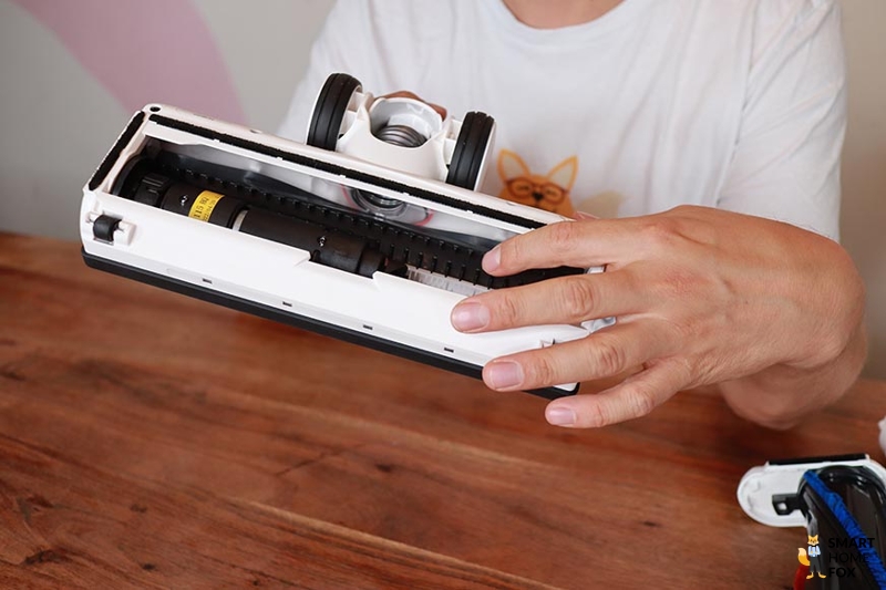 Standard Bodendüse des Tineco S15 von unten breiter Rand